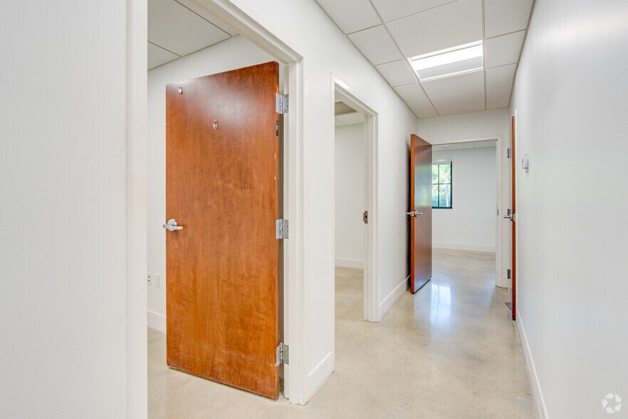 More Photos Of 6900 SW 80th St, Miami Medical For Sale