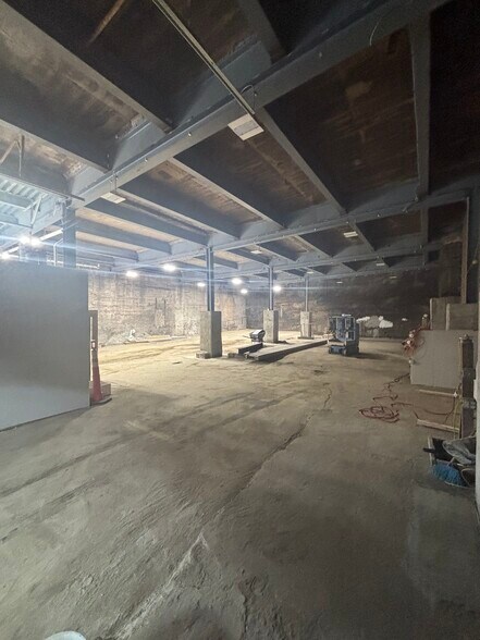 More Photos Of 1430 High St, Pittsburgh Warehouse For Lease