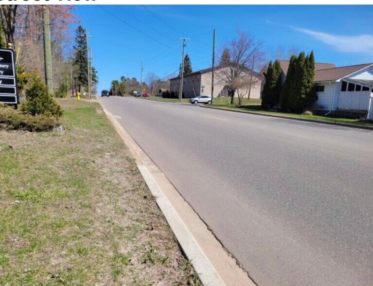 More Photos Of 375 N McClellan Ave, Marquette Office For Sale