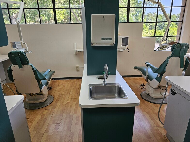 More Photos Of 75 Fox Ridge Ct, Debary Medical For Sale