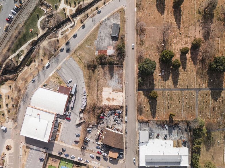 More Photos Of 213 S Boone St, Johnson City Restaurant For Sale