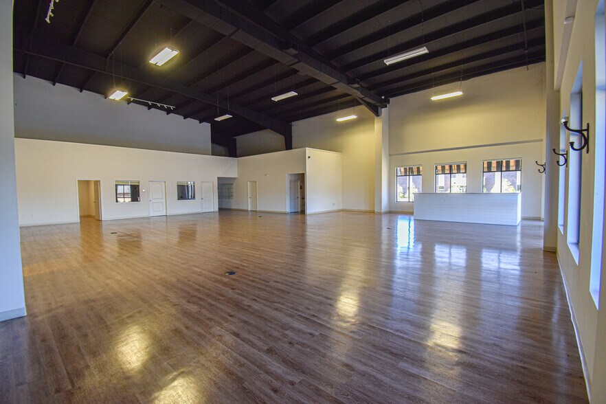 More Photos Of 1209 James I Harrison Jr Pky E, Tuscaloosa Warehouse For Sale