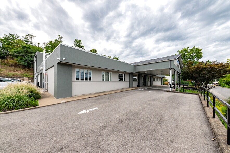 More Photos Of 900 Fairmont Rd, Morgantown Office For Sale
