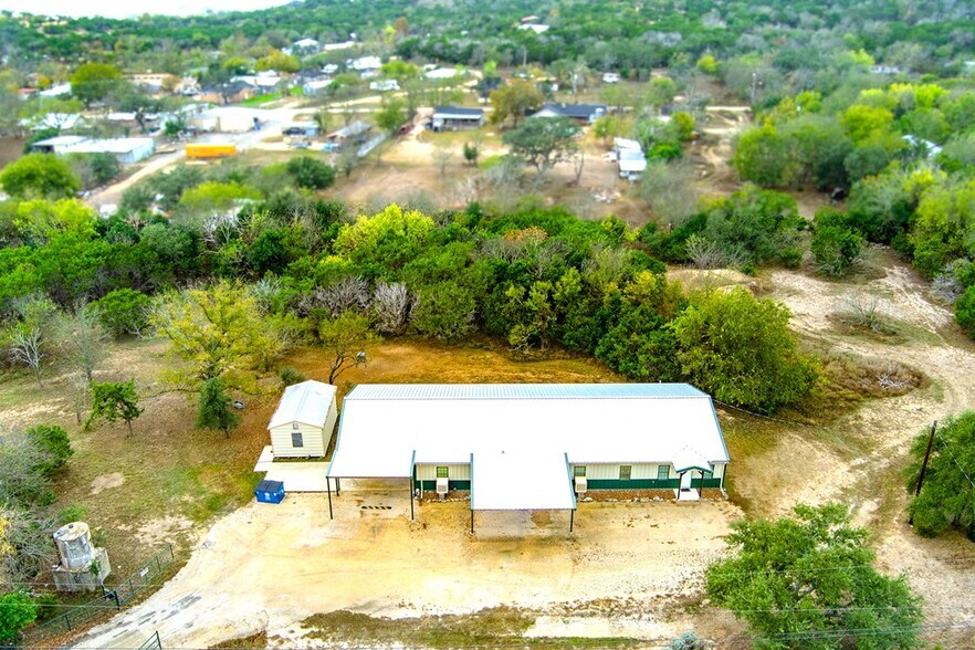 More Photos Of 315 Roy St, Kerrville Warehouse For Sale