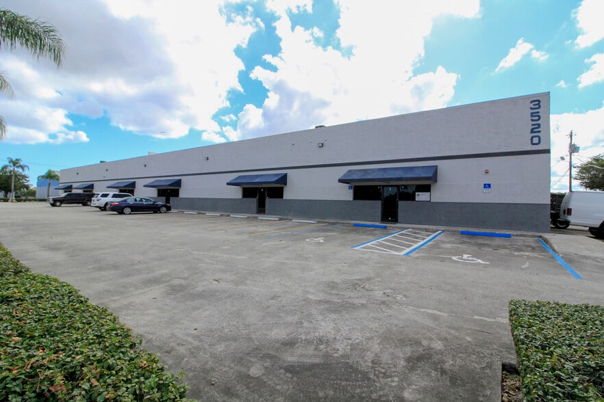 More Photos Of 3520 Consumer St, West Palm Beach Warehouse For Lease