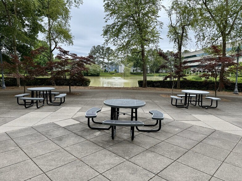 More Photos Of 301 Laboratory Rd, Oak Ridge Office For Sale