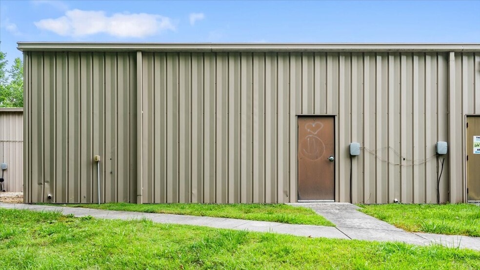 More Photos Of 562 Valley Rd, Mocksville Freestanding For Sale