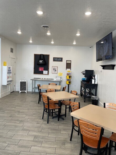 More Photos Of 1801 E Airport Rd, Blackfoot Freestanding For Lease