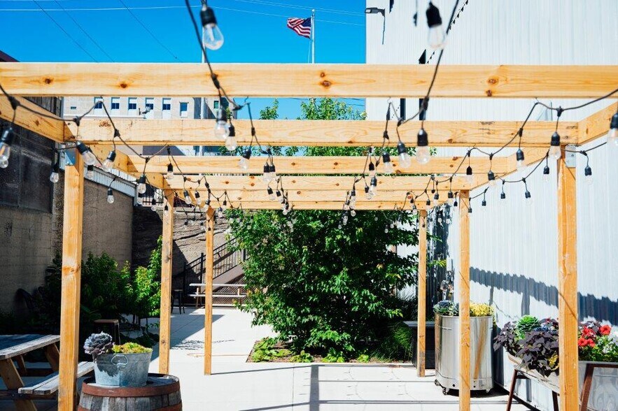 More Photos Of 794 Pine St, Muskegon Coworking Space