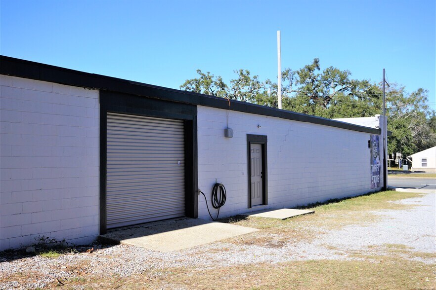 More Photos Of 1417 W Cervantes St, Pensacola Showroom For Lease