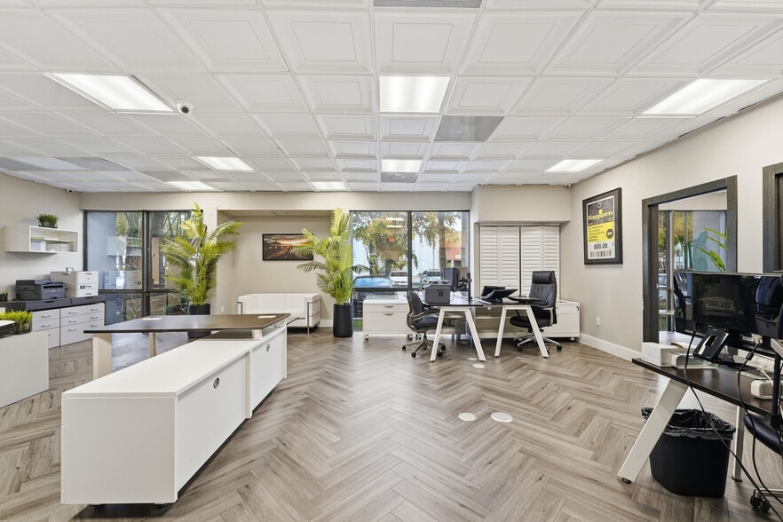 More Photos Of 520 NW 165th St, North Miami Beach Office For Sale