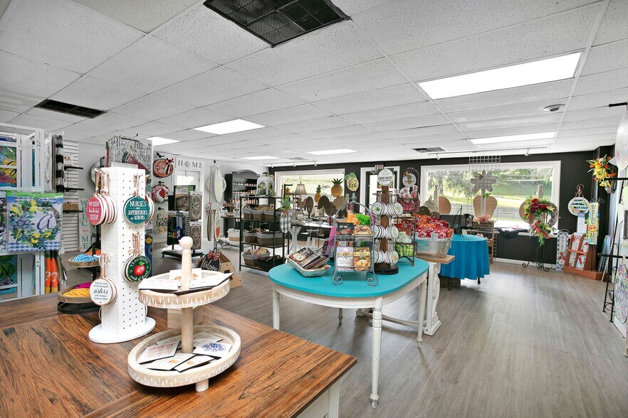 More Photos Of 537 E Main St, Lebanon Freestanding For Sale