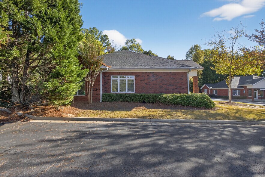 More Photos Of 3790 Holcomb Bridge Rd, Norcross Medical For Sale