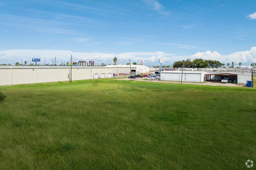 More Photos Of 1733 N Padre Island Dr, Corpus Christi Research And Development For Lease