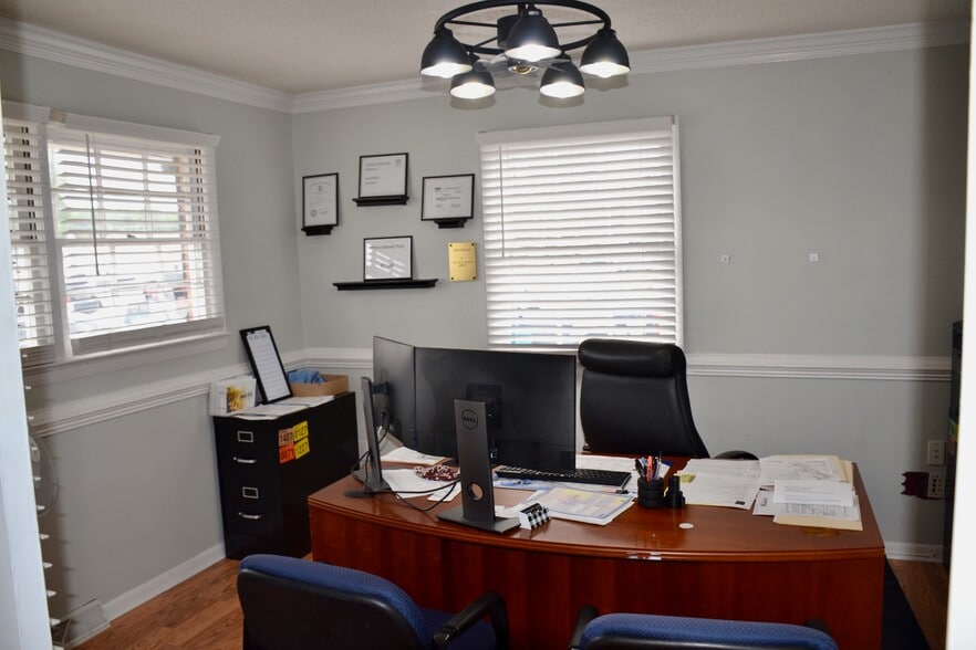 More Photos Of 4615 Ewell Rd, Fredericksburg Office For Sale