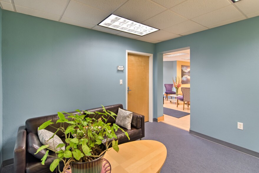 More Photos Of 12360 66th St N, Largo Office For Lease