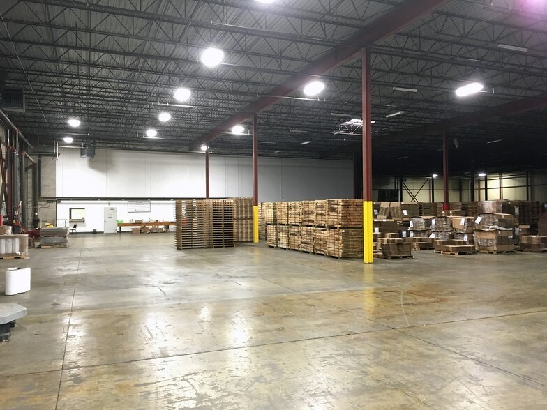 More Photos Of 9300 Dutton Dr, Twinsburg Warehouse For Lease