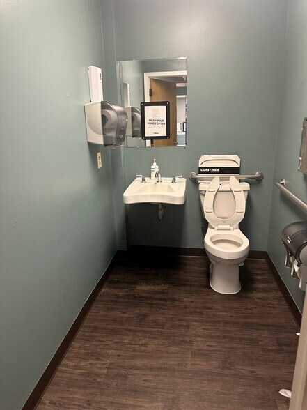 More Photos Of 11350 Pembrooke Sq, Waldorf Medical For Sale