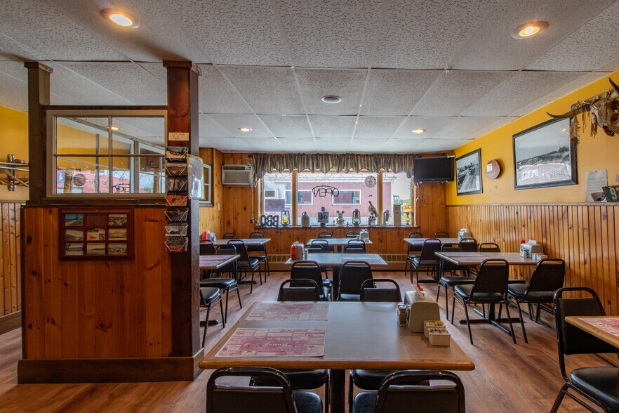 More Photos Of 18 Cross St, Brighton Restaurant For Sale