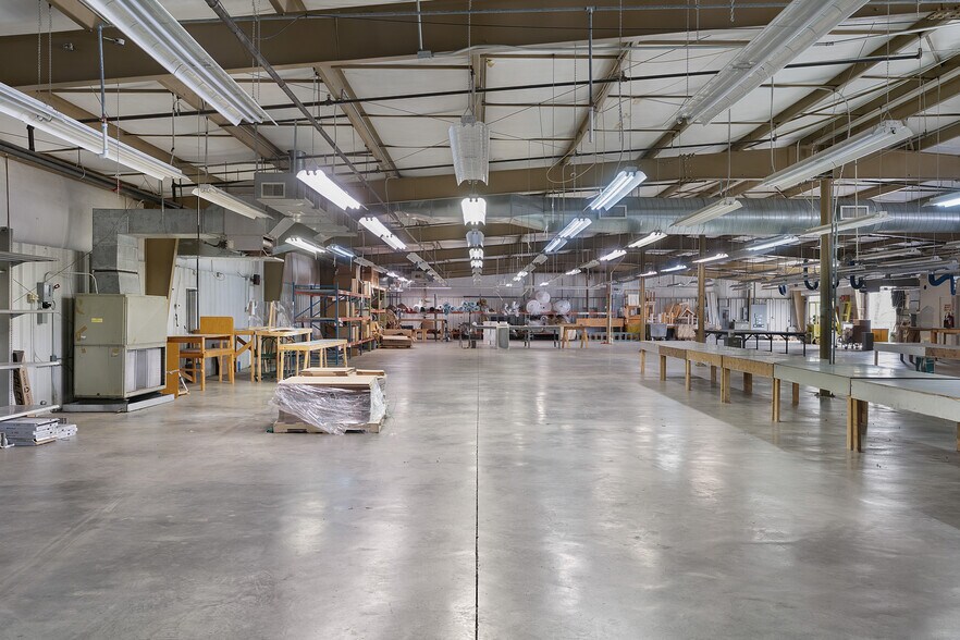 More Photos Of 205 Industrial Pike, Whitwell Manufacturing For Sale