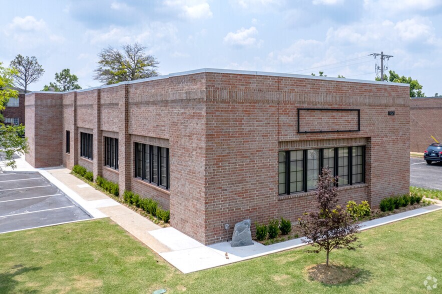 More Photos Of 1820 W Lindsey St, Norman Fast Food For Lease