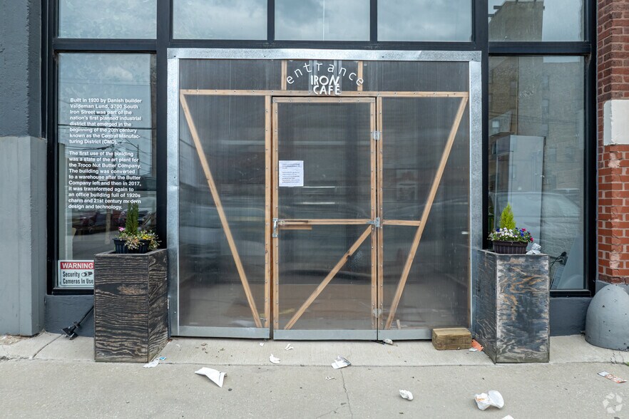 More Photos Of 3700 S Iron St, Chicago Loft Creative Space For Lease