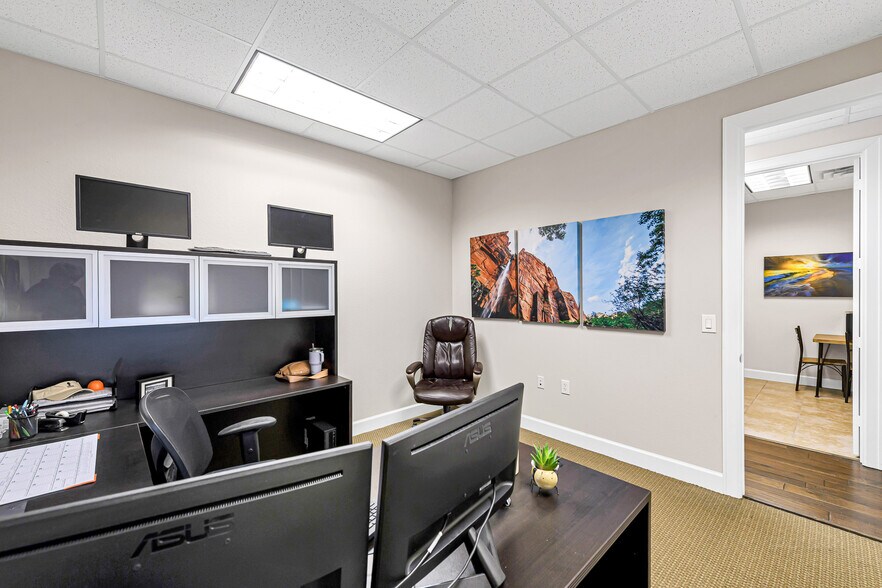 More Photos Of 1526 Katy Gap Rd, Katy Office For Sale