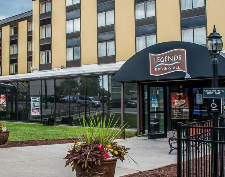 Primary Photo Of 240 Rainbow Blvd, Niagara Falls Hospitality For Sale