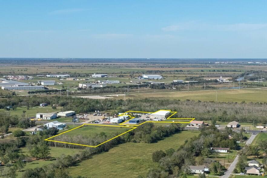 More Photos Of 105 W 365 Hwy, Port Arthur Warehouse For Lease