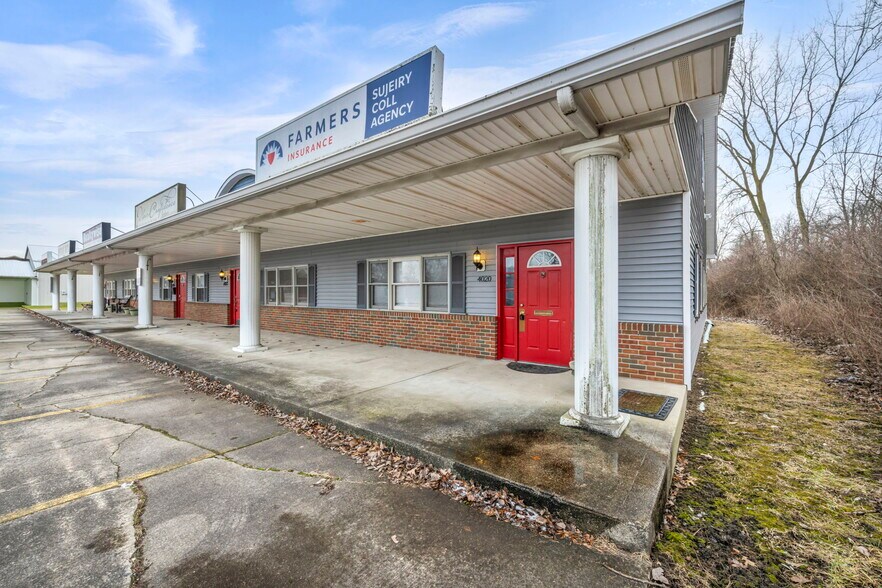 More Photos Of 4020-4028 Colorado Ave, Sheffield Storefront Retail Office For Sale