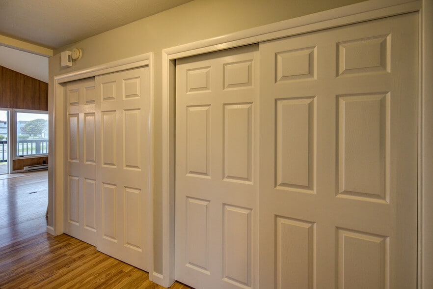 More Photos Of 798 Ocean Shores Blvd NW, Ocean Shores Bar For Sale