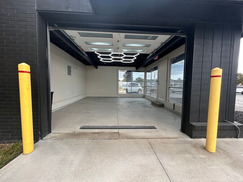 More Photos Of 50111 Van Dyke Ave, Shelby Township Warehouse For Lease