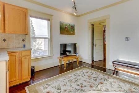More Photos Of 707 NE 5th St, McMinnville Office For Sale