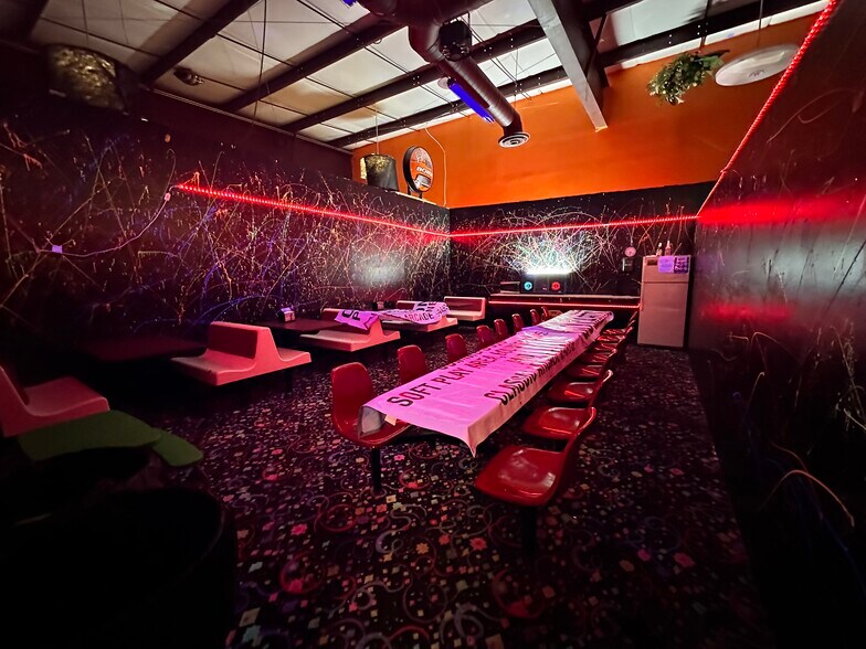 More Photos Of 5 Cracker Barrel Dr, Barboursville Freestanding For Sale