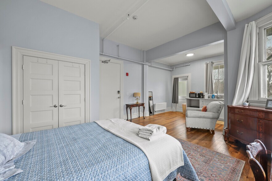 More Photos Of 74 Wendell Ave, Pittsfield Hotel For Sale