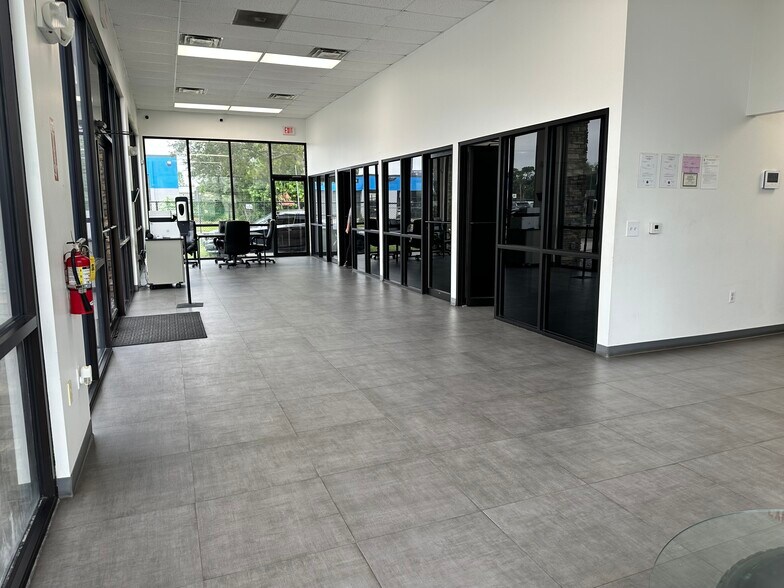 More Photos Of 5701 S Orange Blossom Trl, Orlando Auto Dealership For Lease