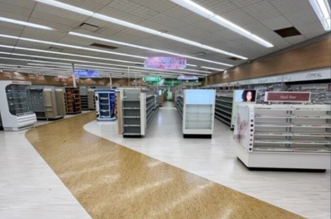 More Photos Of 2701 S Cedar St, Lansing Freestanding For Sale