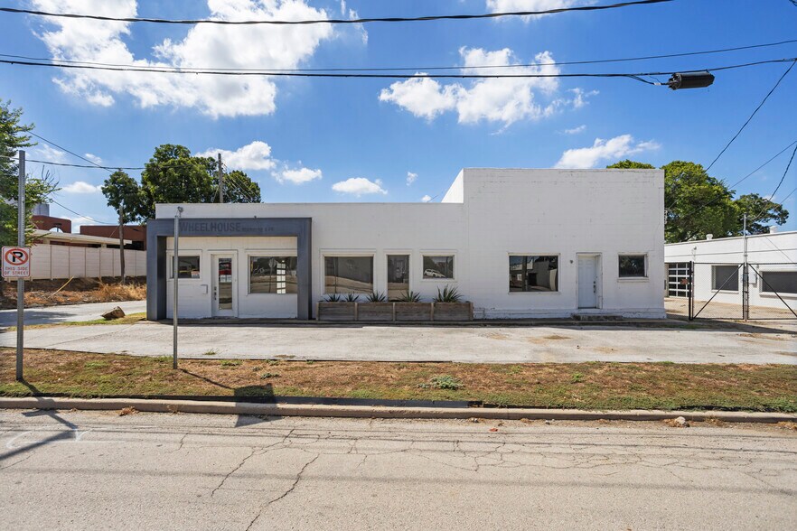 Primary Photo Of 1717 White Settlement Rd, Fort Worth Unknown For Sale