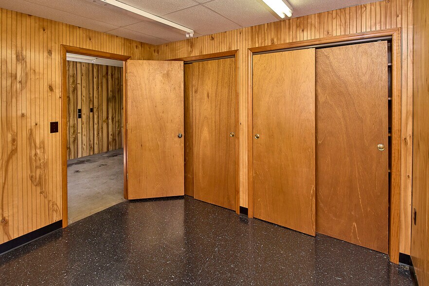 More Photos Of 6328 Elk River Rd, Clendenin Auto Repair For Sale