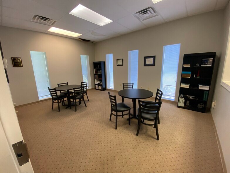 More Photos Of 341 Old Spartanburg Hwy, Wellford Light Manufacturing For Sale