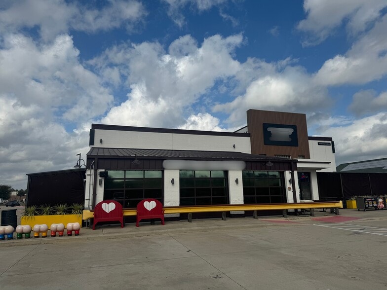 More Photos Of 4109 State Highway 121, Carrollton Restaurant For Lease