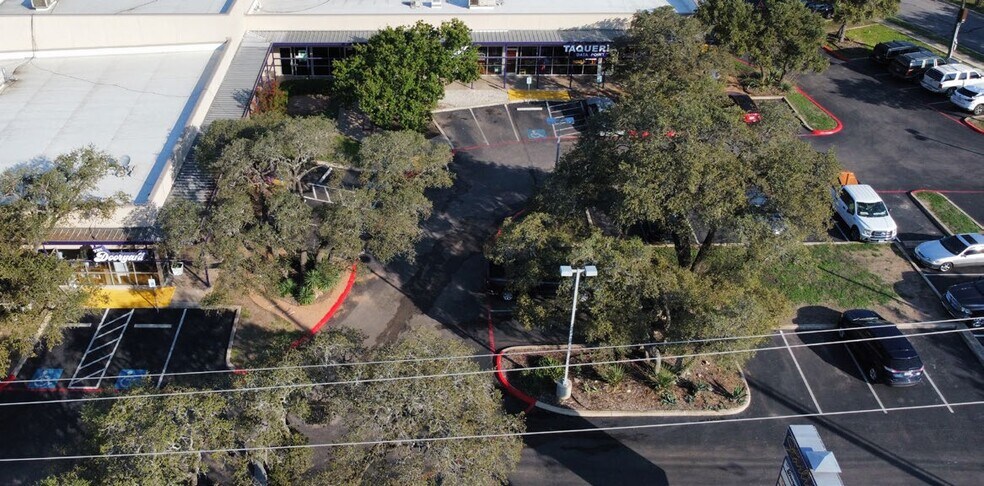 More Photos Of 4503 De Zavala Rd, San Antonio Storefront For Sale