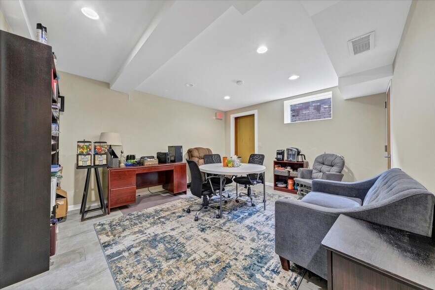 More Photos Of 40 Sunset Ridge Rd, New Paltz Medical For Sale