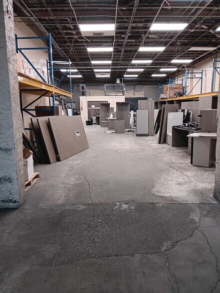 More Photos Of 501 W 11th St, Panama City Light Manufacturing For Lease