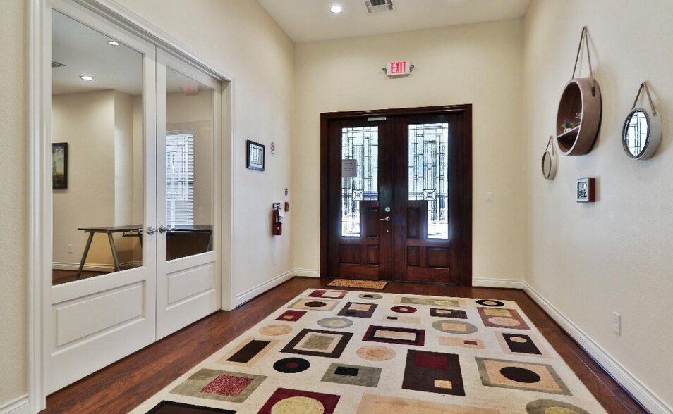 More Photos Of 196 Camelot St, Conroe Assisted Living For Sale