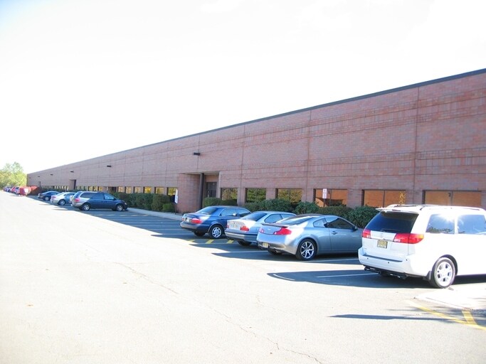 More Photos Of 51 Stouts Ln, Monmouth Junction Light Distribution For Lease