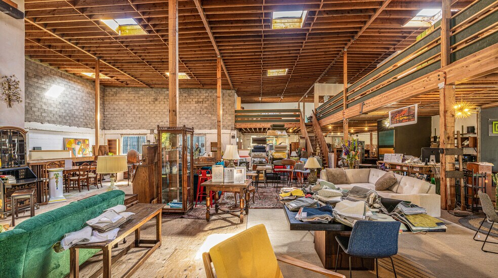 More Photos Of 593-599 Valencia St, San Francisco Storefront Retail Office For Sale