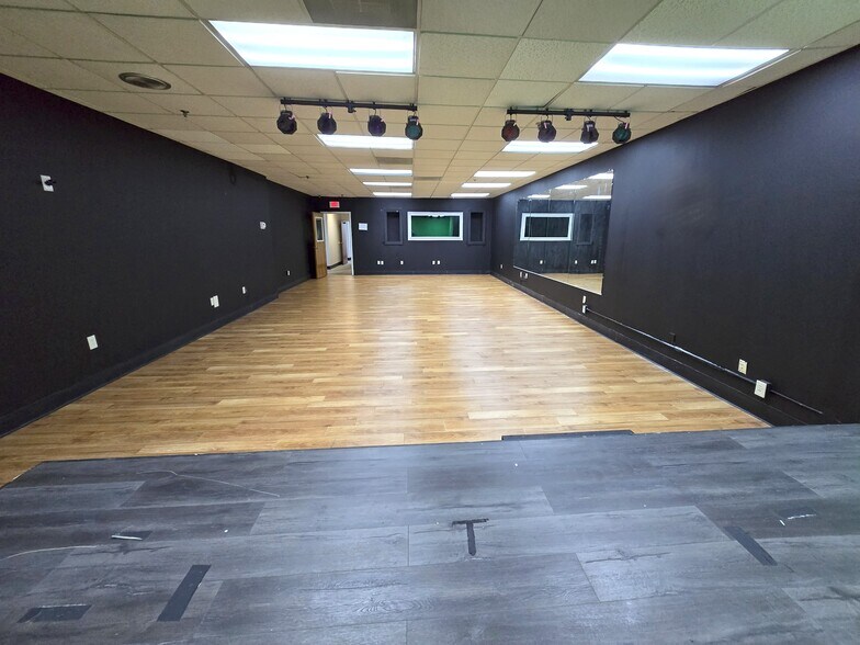 More Photos Of 6624 Jimmy Carter Blvd, Peachtree Corners Industrial For Sale