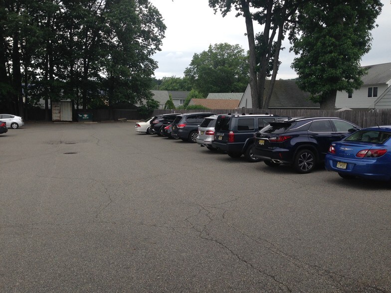 More Photos Of 547 Union Blvd, Totowa Office For Lease