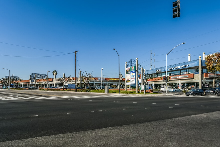 More Photos Of 4401-4453 Redondo Beach Blvd, Lawndale General Retail For Lease